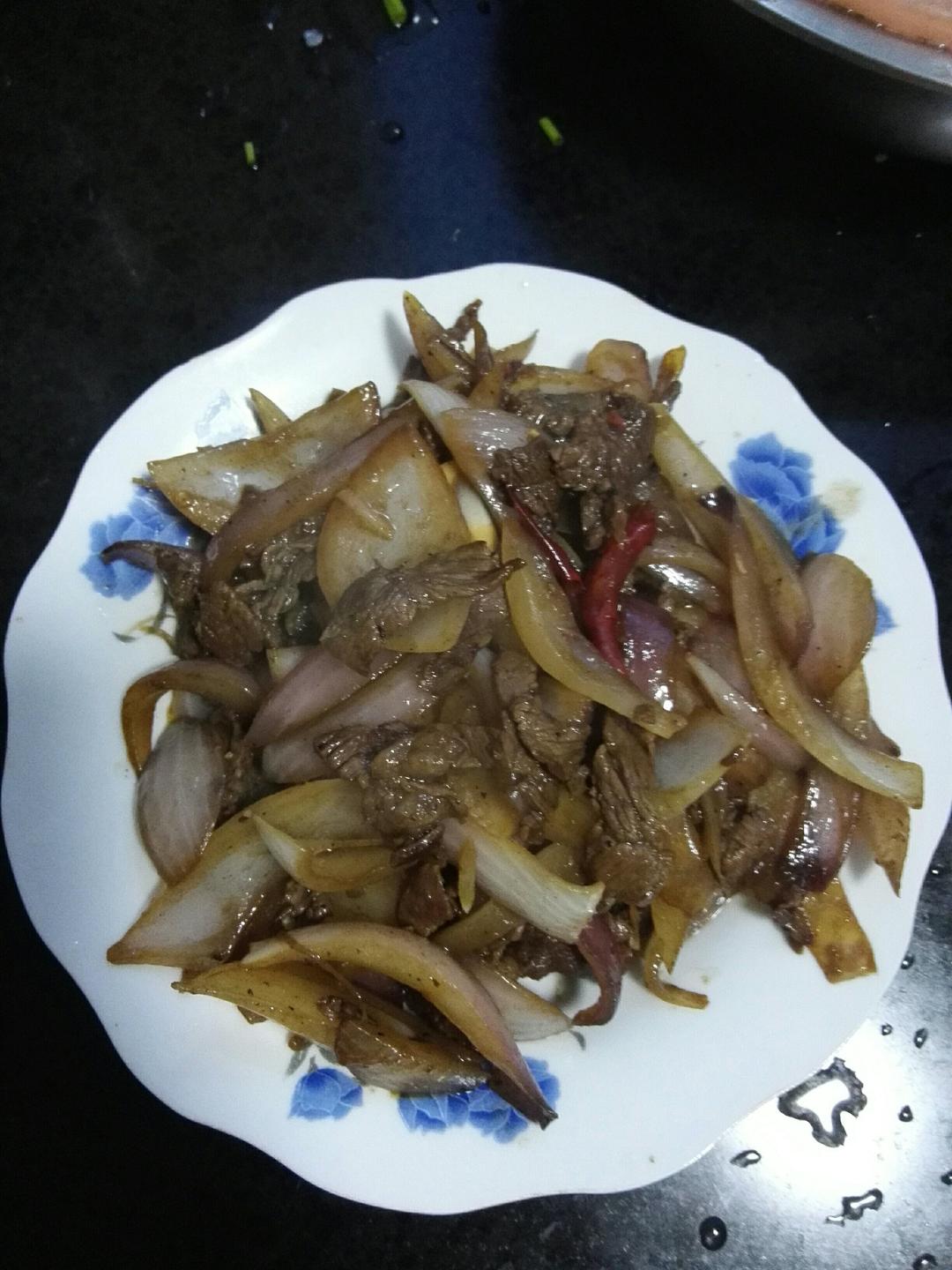 洋葱炒牛肉