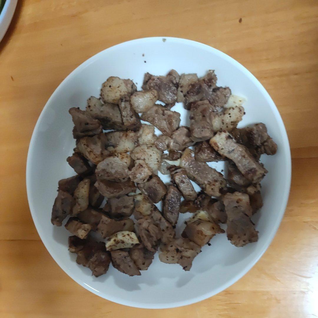蒜香牛肉粒