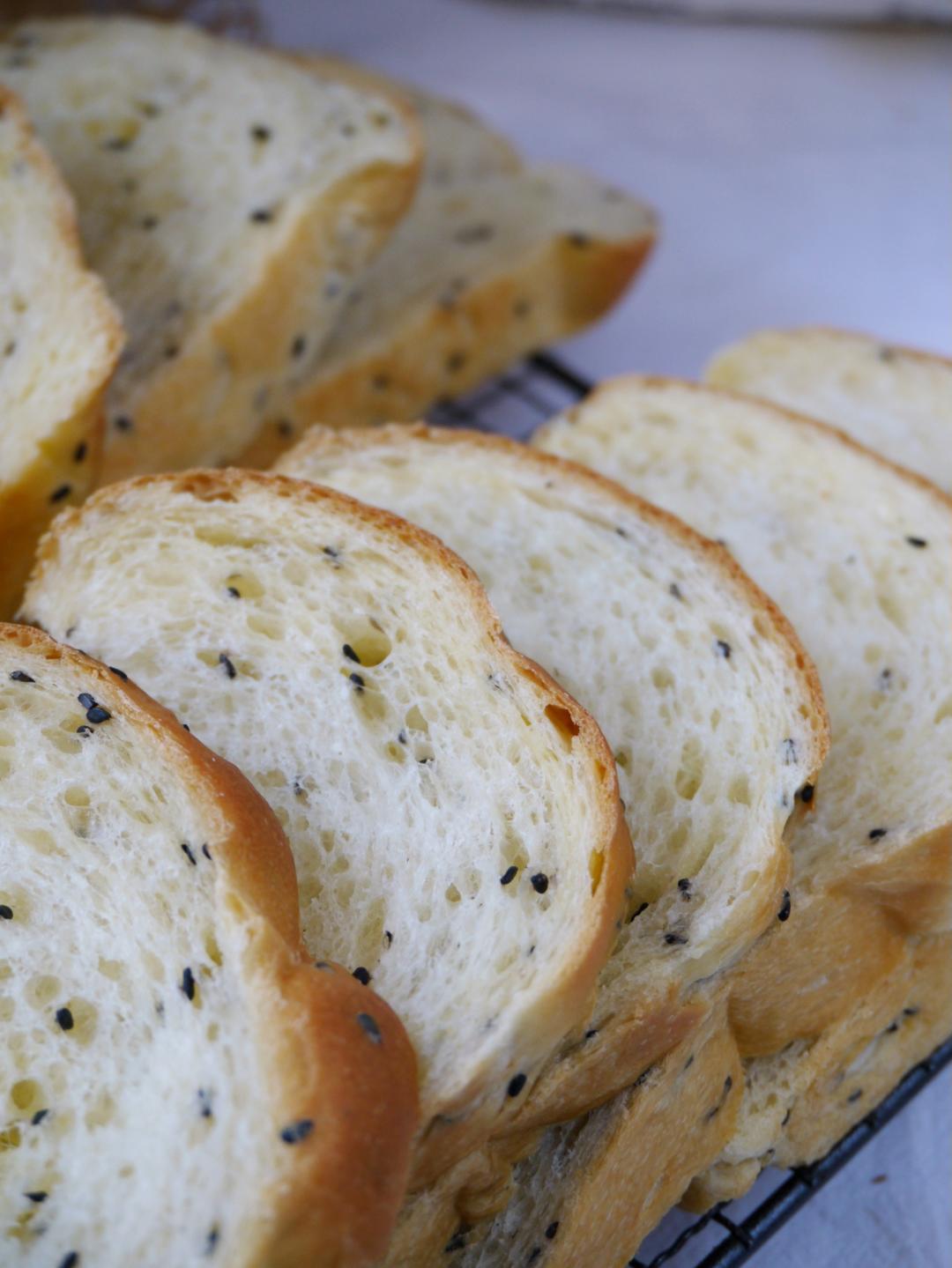 咸香黑芝麻吐司的做法