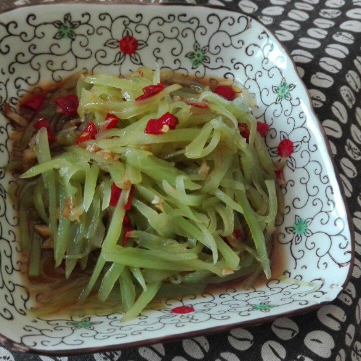 凉拌莴笋丝
