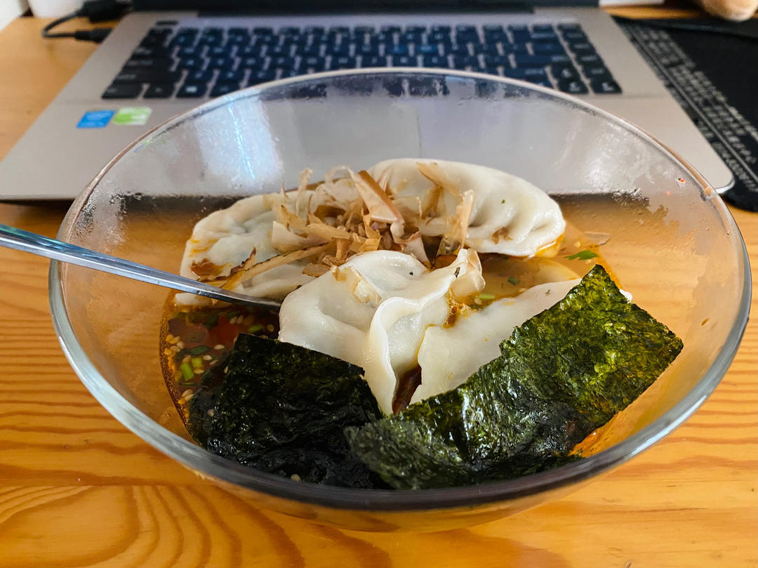 酸汤水饺