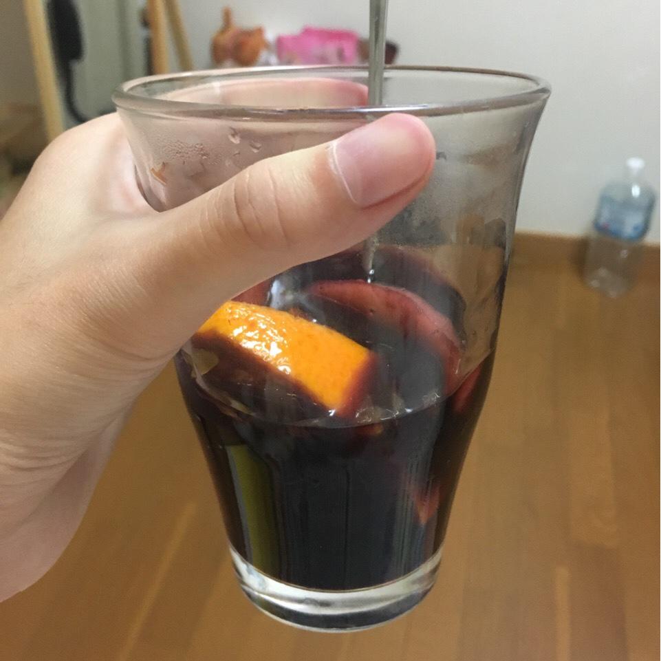 果香热红酒