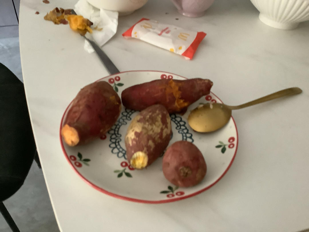 【糯唧唧的烤红薯】糖油四溢皮肉分离外糯里嫩吸溜着吃！