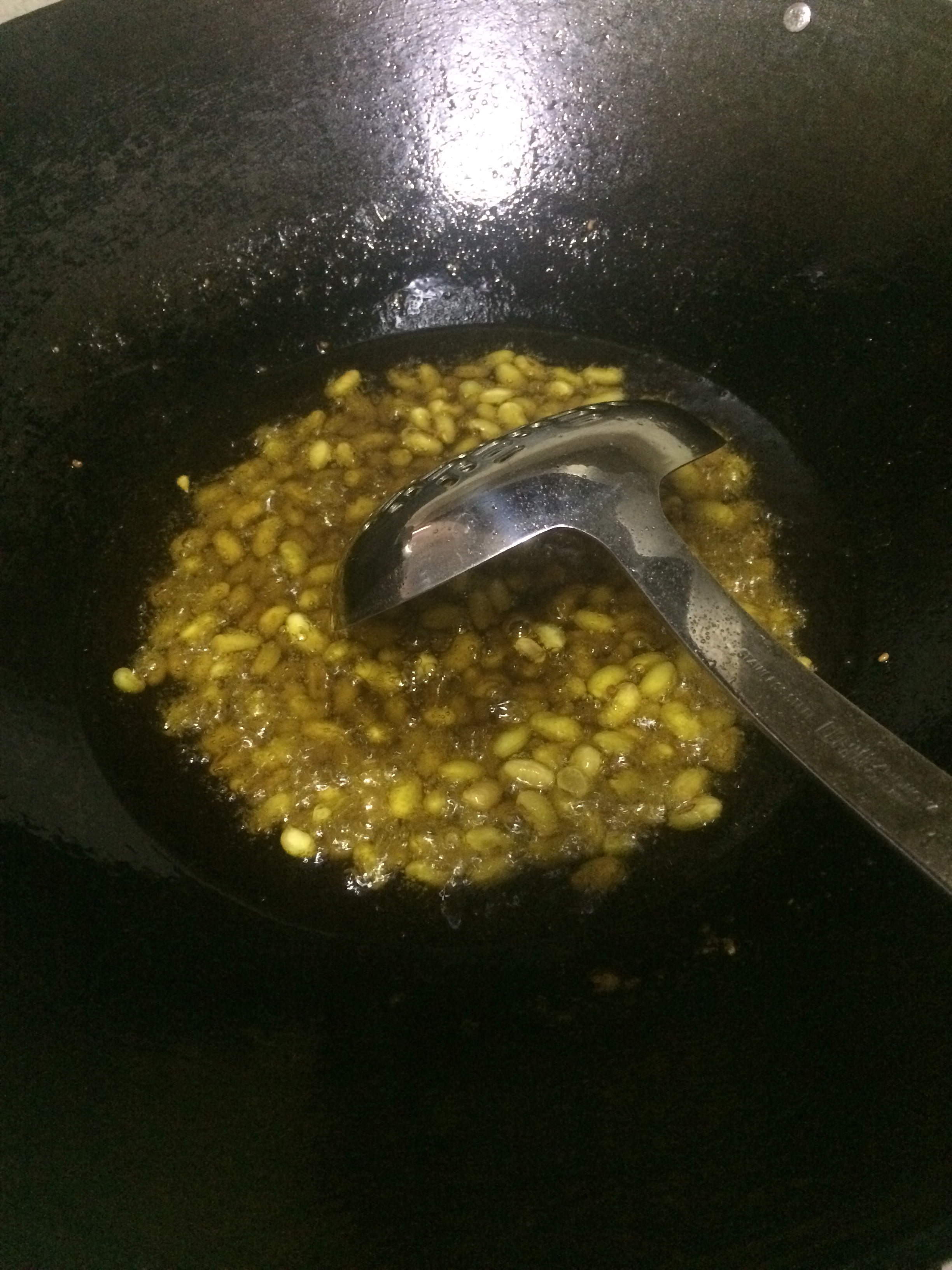 干炸黄豆豆的做法 步骤2