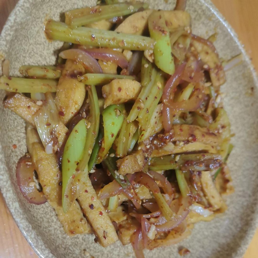 一吃就停不下来的～麻辣香干😋