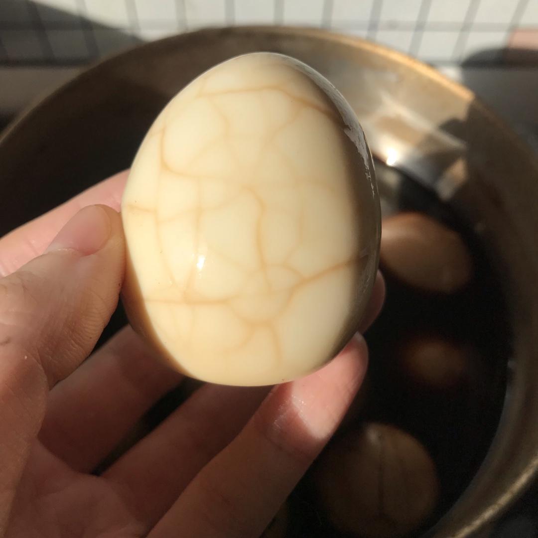 抹嘴的五香茶叶蛋-快速入味