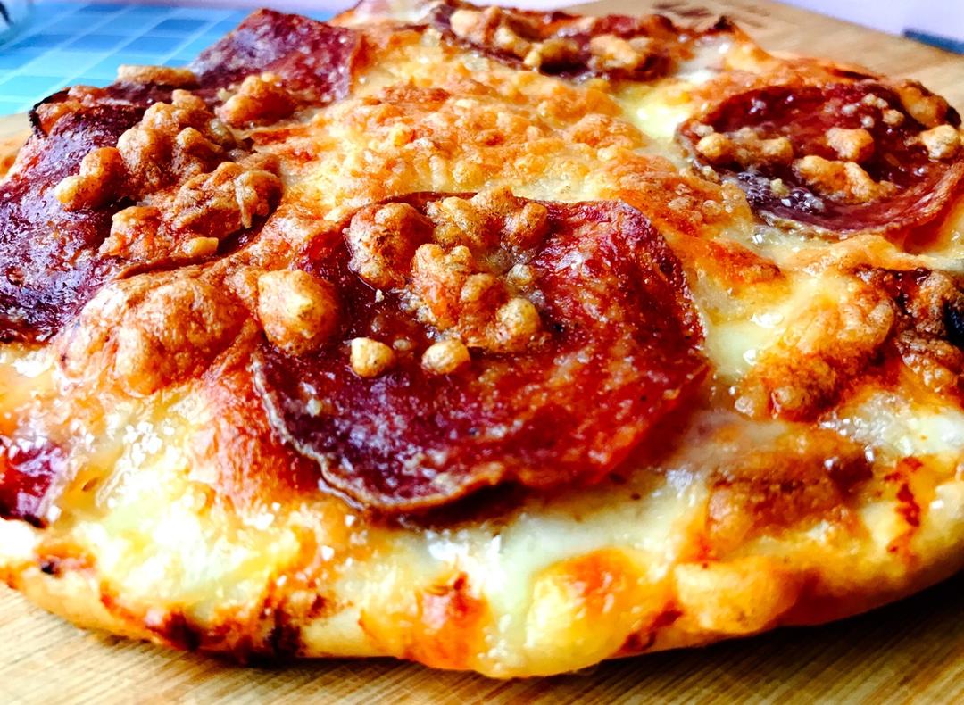 萨拉米薄底披萨 Salami Pizza
