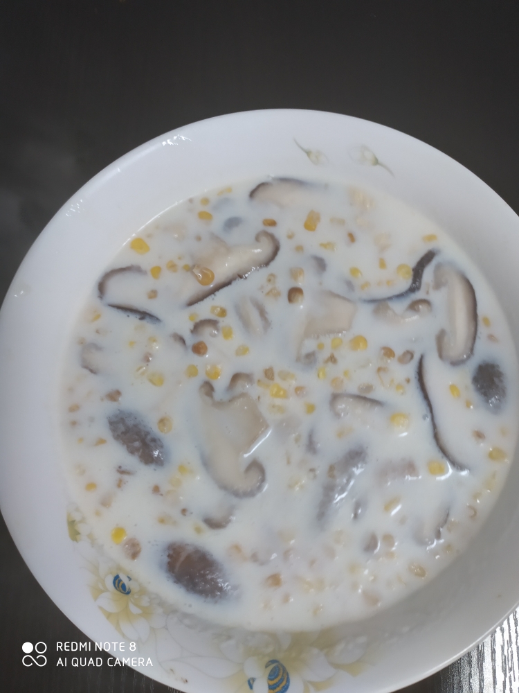牛奶蘑菇玉米汤的做法