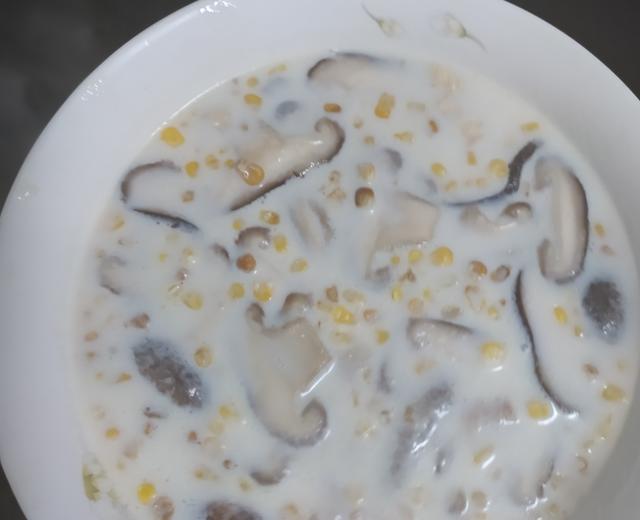 牛奶蘑菇玉米汤