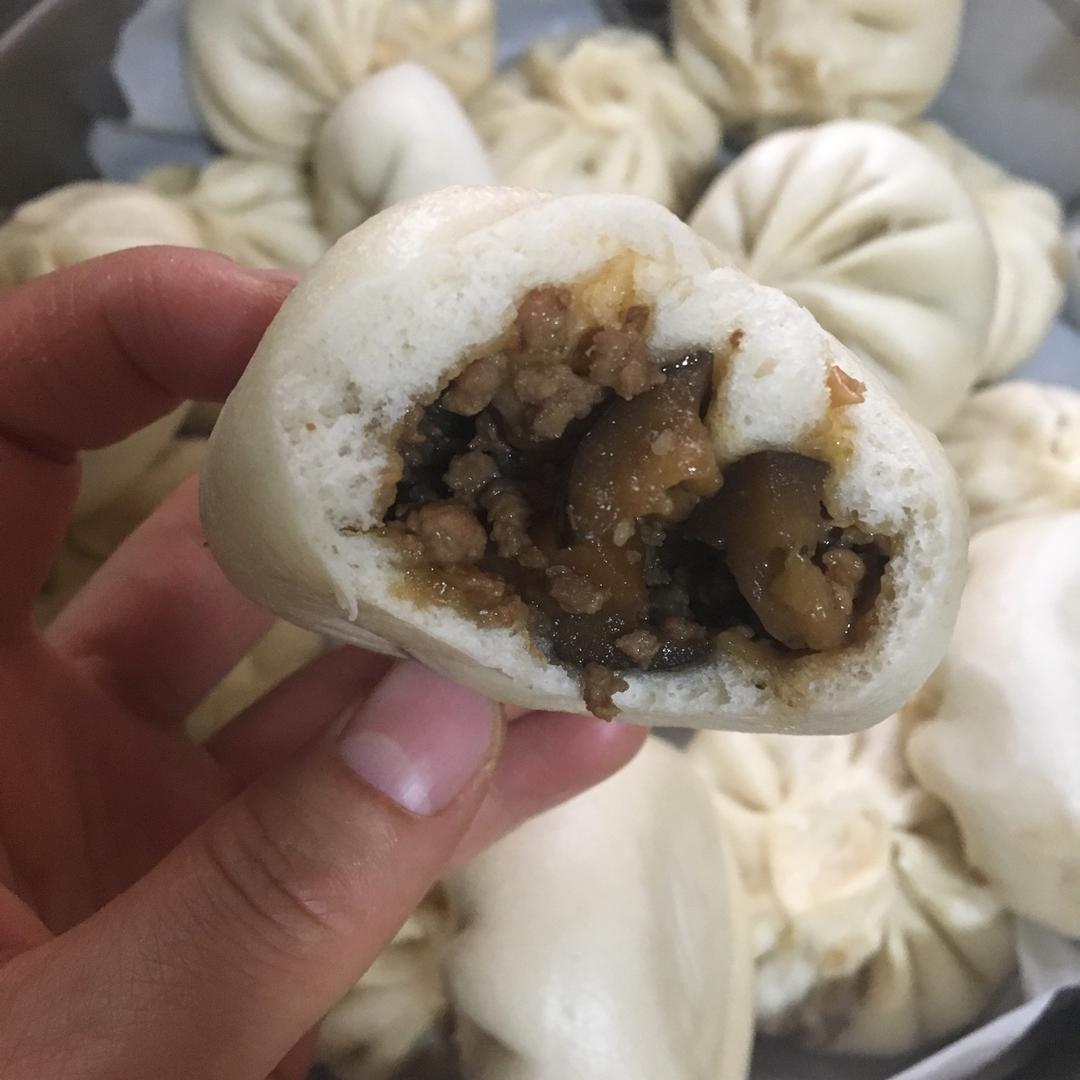 茄子酱肉包子