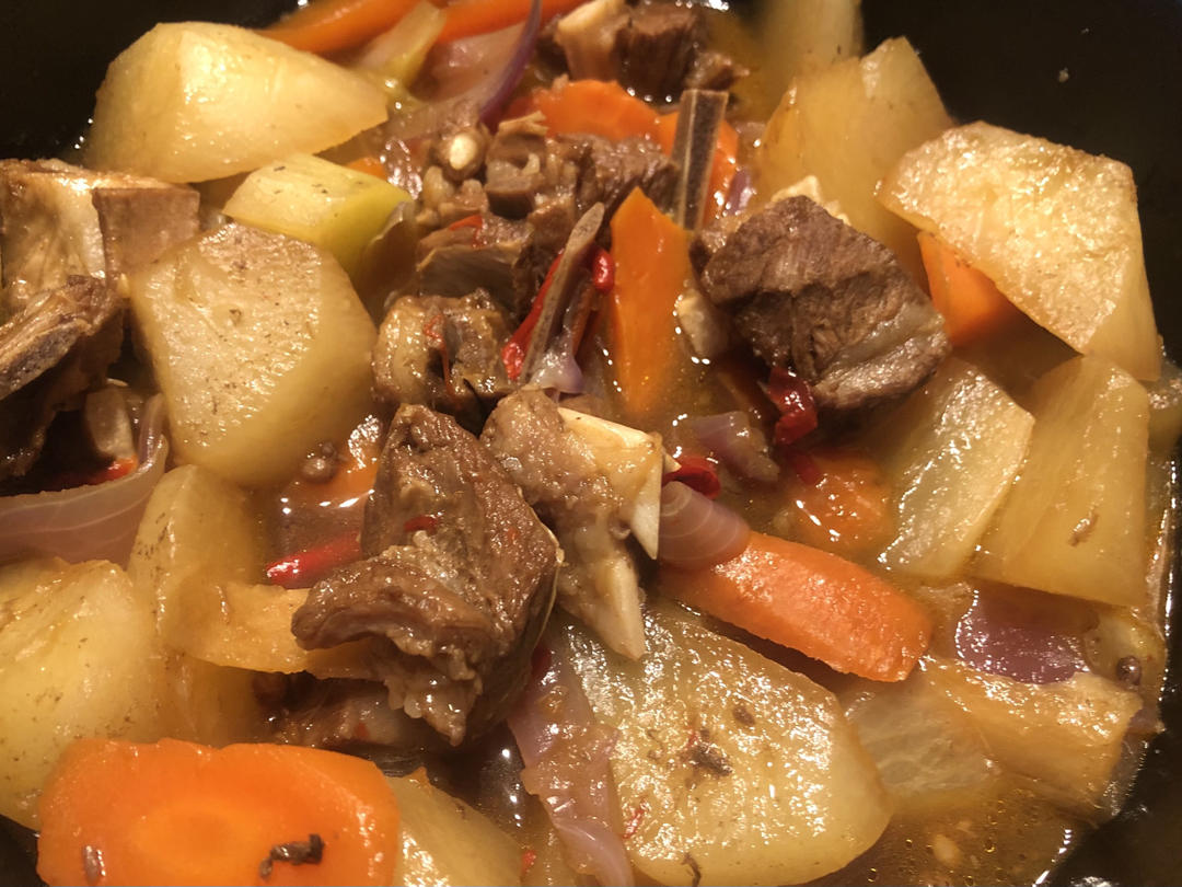 三人吃一锅的羊排炖胡萝卜豆腐【懒人版】