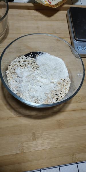 椰香黑芝麻燕麦酥饼的做法 步骤1
