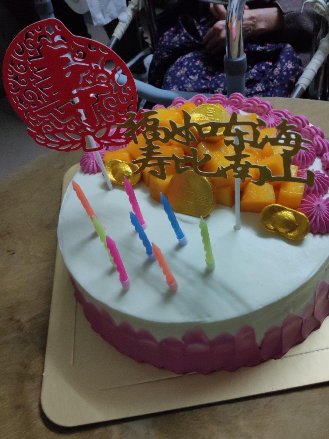 小汽车生日蛋糕