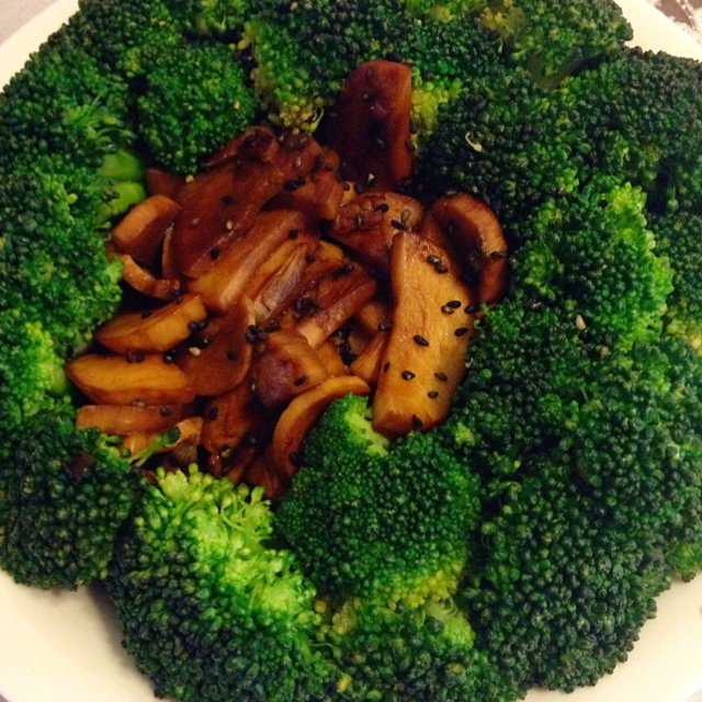 杏鲍菇扣西兰花