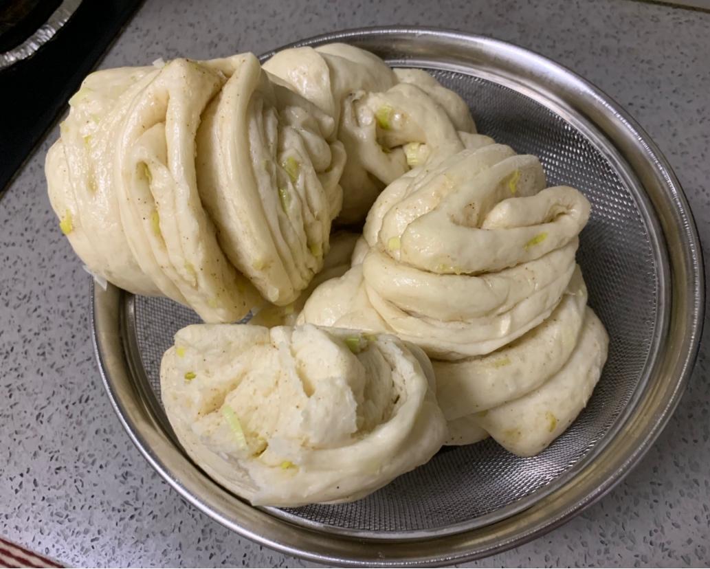 快手发面大花卷（含和面、揉面手法）