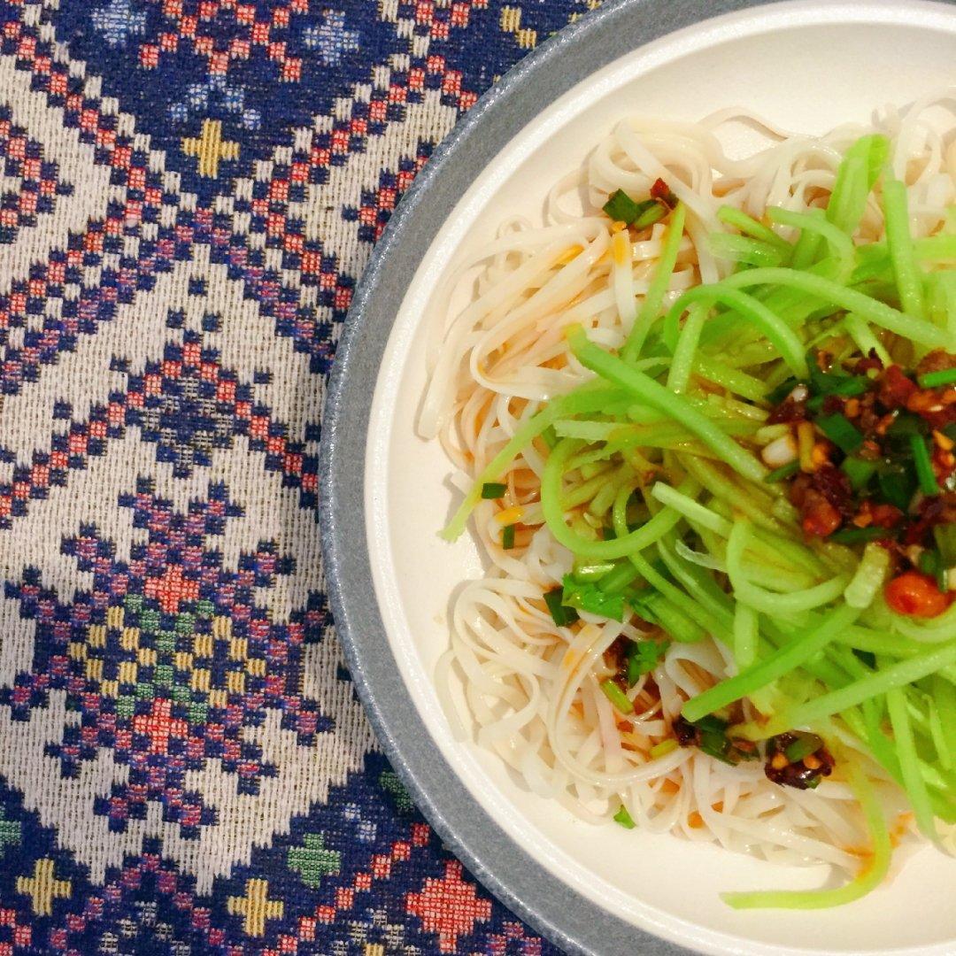 姥姥的爽口凉面！（干拌挂面）