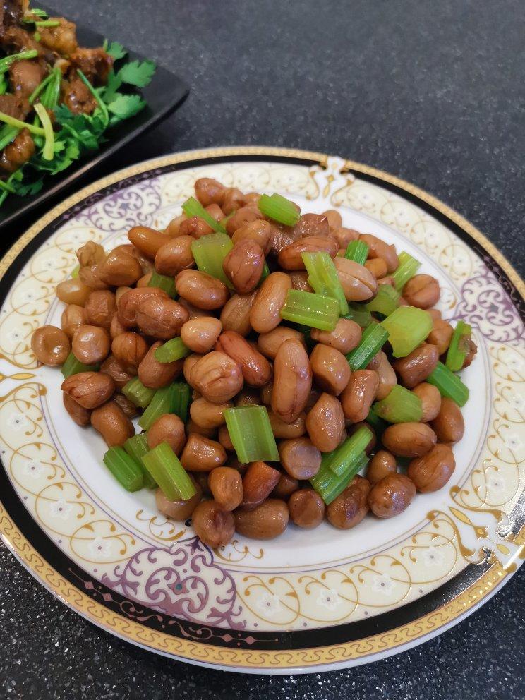 凉拌芹菜花生米胡萝卜