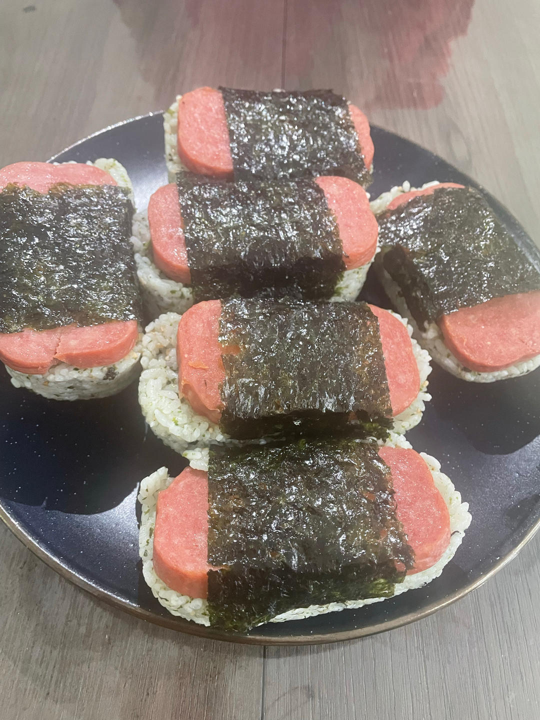 20秒学会超好看又好吃的午餐肉饭团，打工人早餐必备