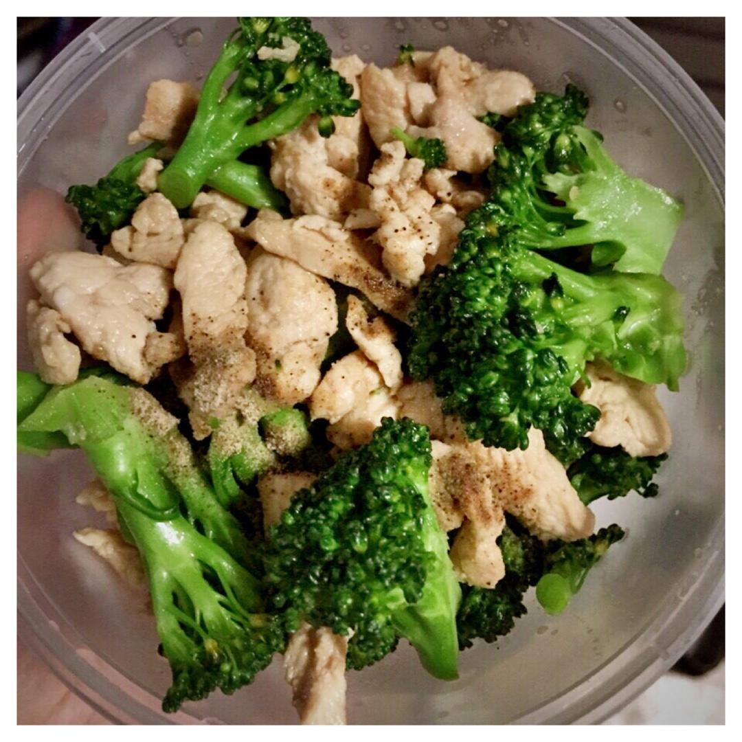 低卡瘦身餐 蒜香鸡胸西兰花