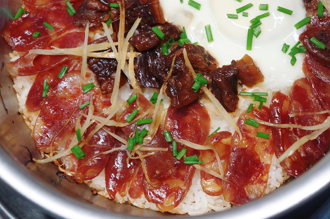 很随意的腊味煲仔饭自留