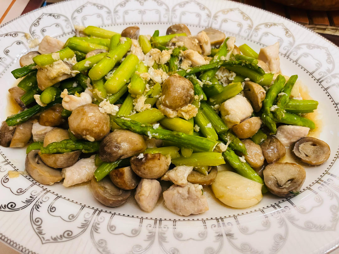 芦笋草菇滑鸡粒