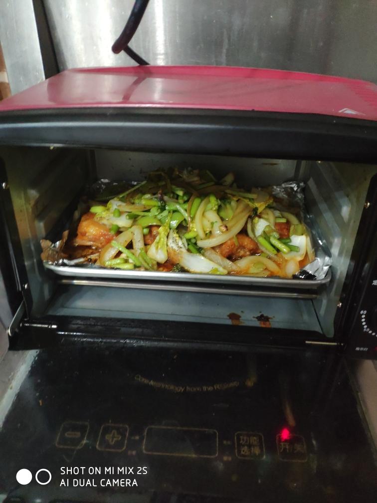 鸭腿汇时蔬！奥尔良烧烤版！太好吃了！最后，汤汁都被拿来拌米饭了😂！