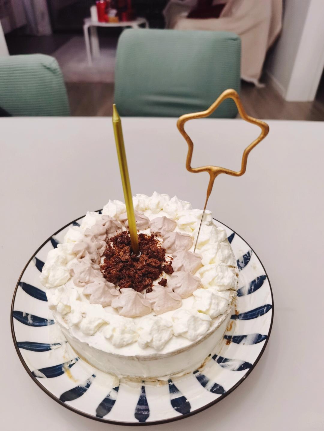 生椰拿铁奶油切块蛋糕