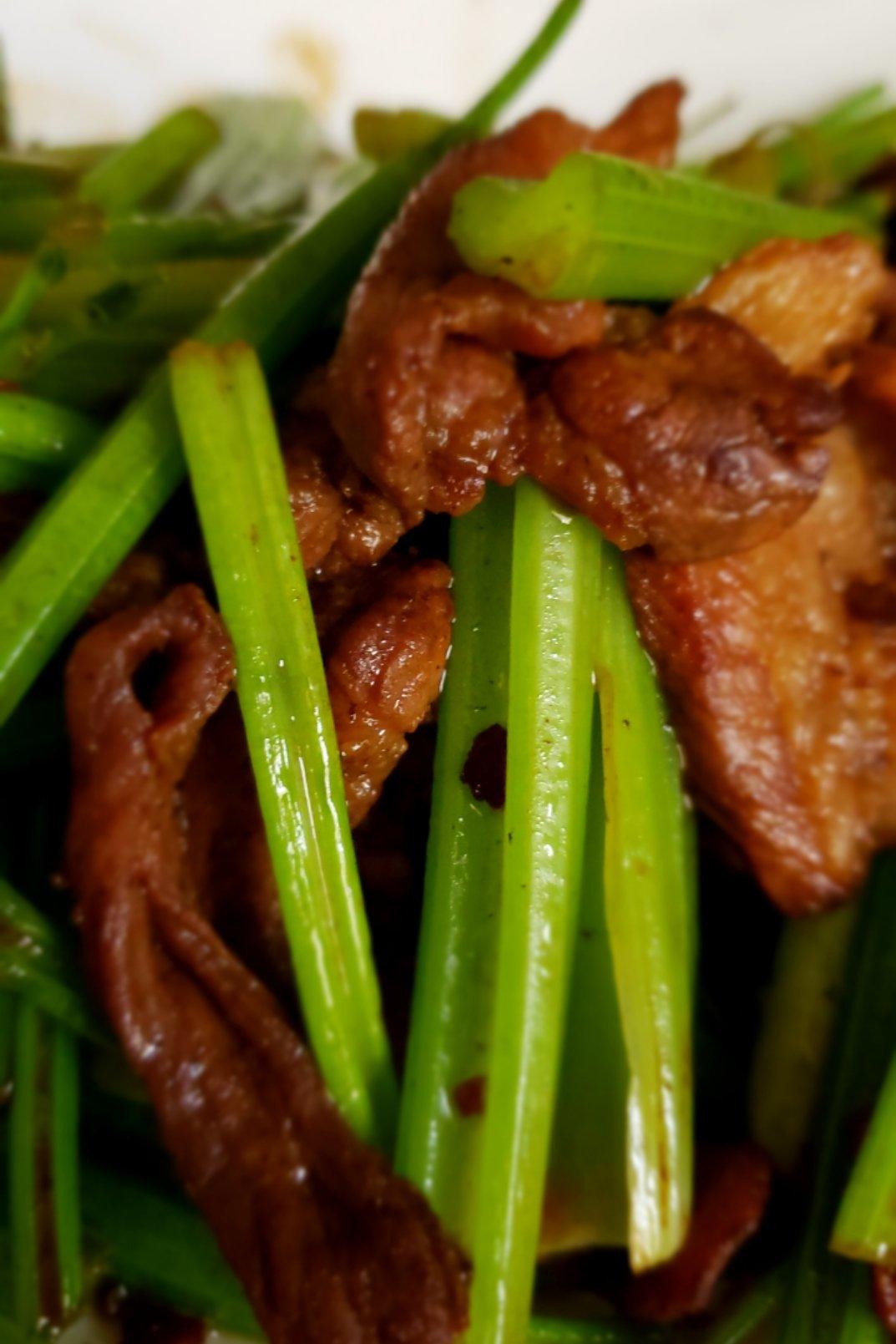 芹菜炒肉片