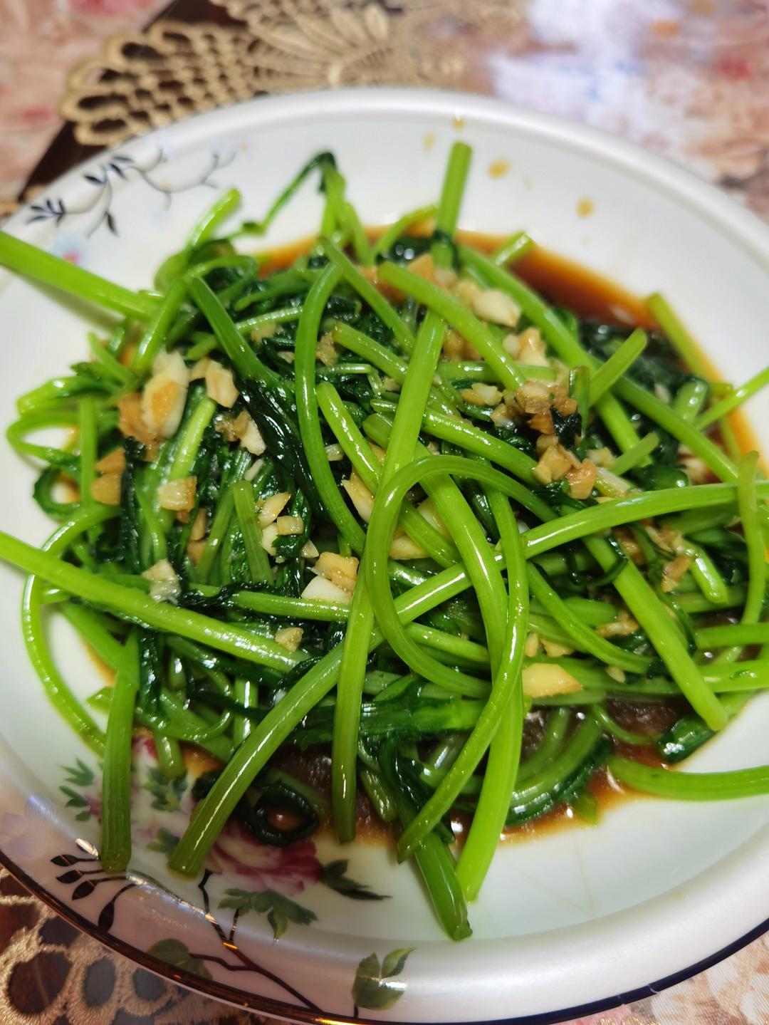 清炒茼蒿