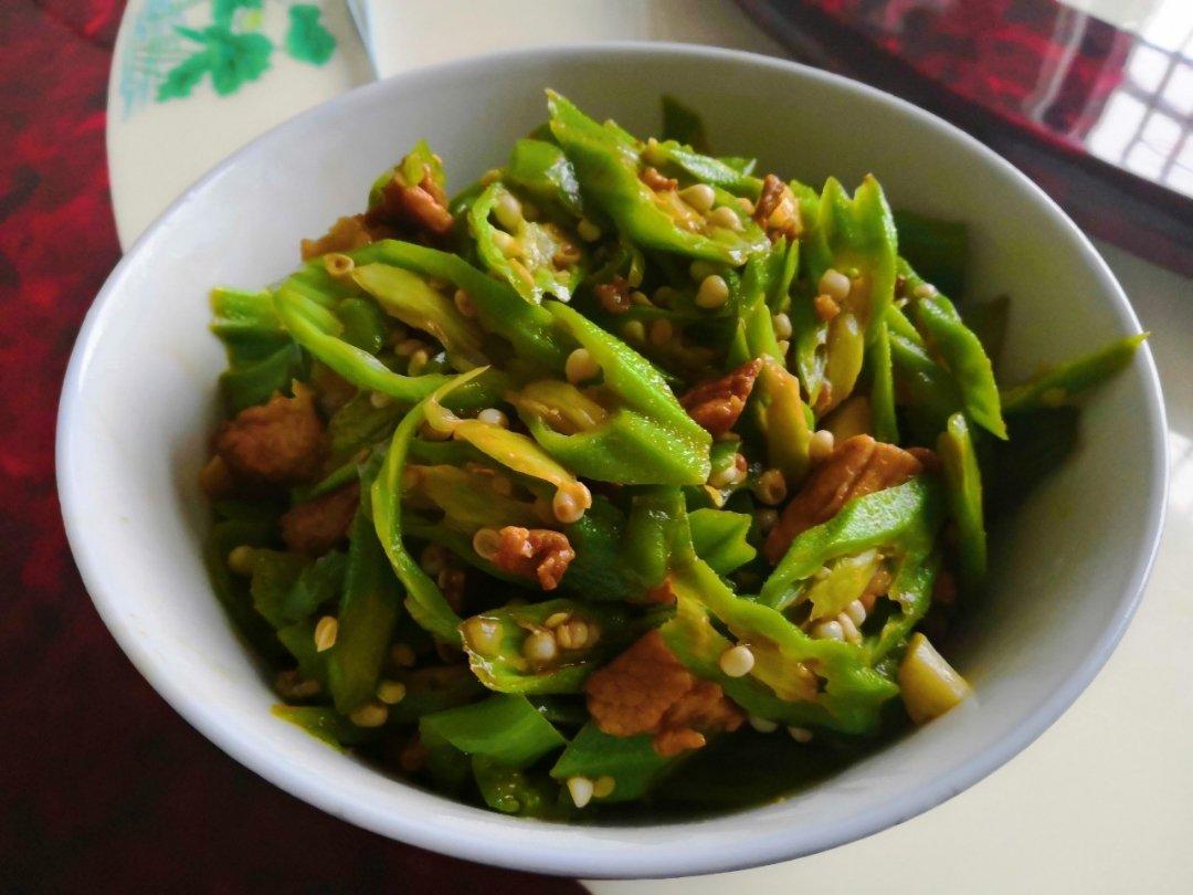 五花肉炒秋葵
