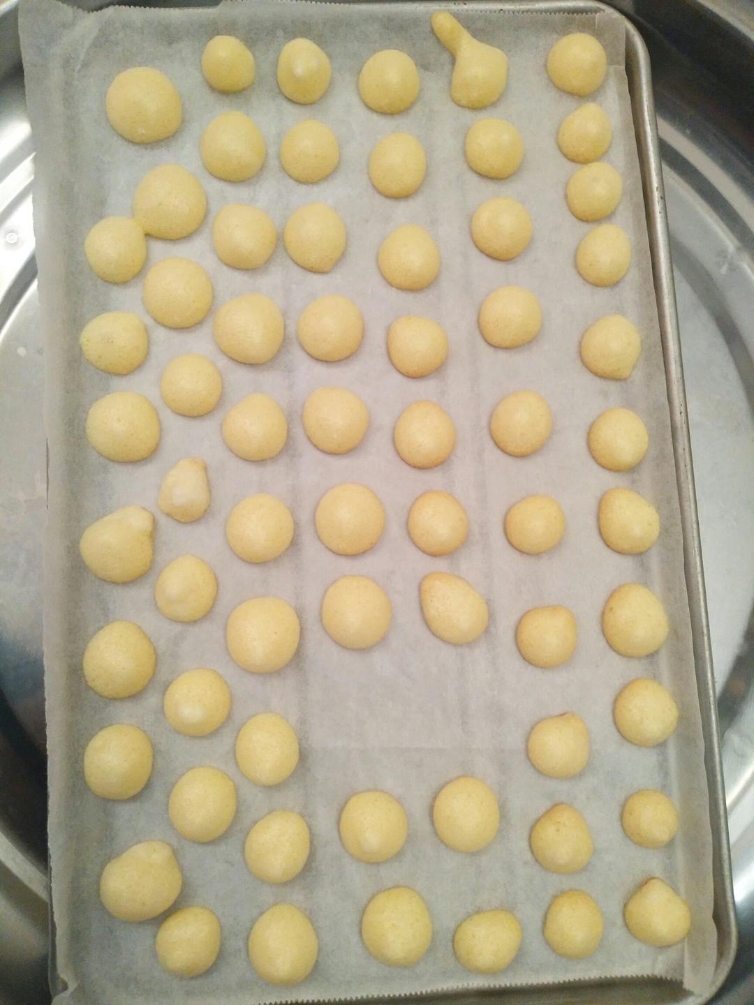 入口即化的蛋黄小饼干