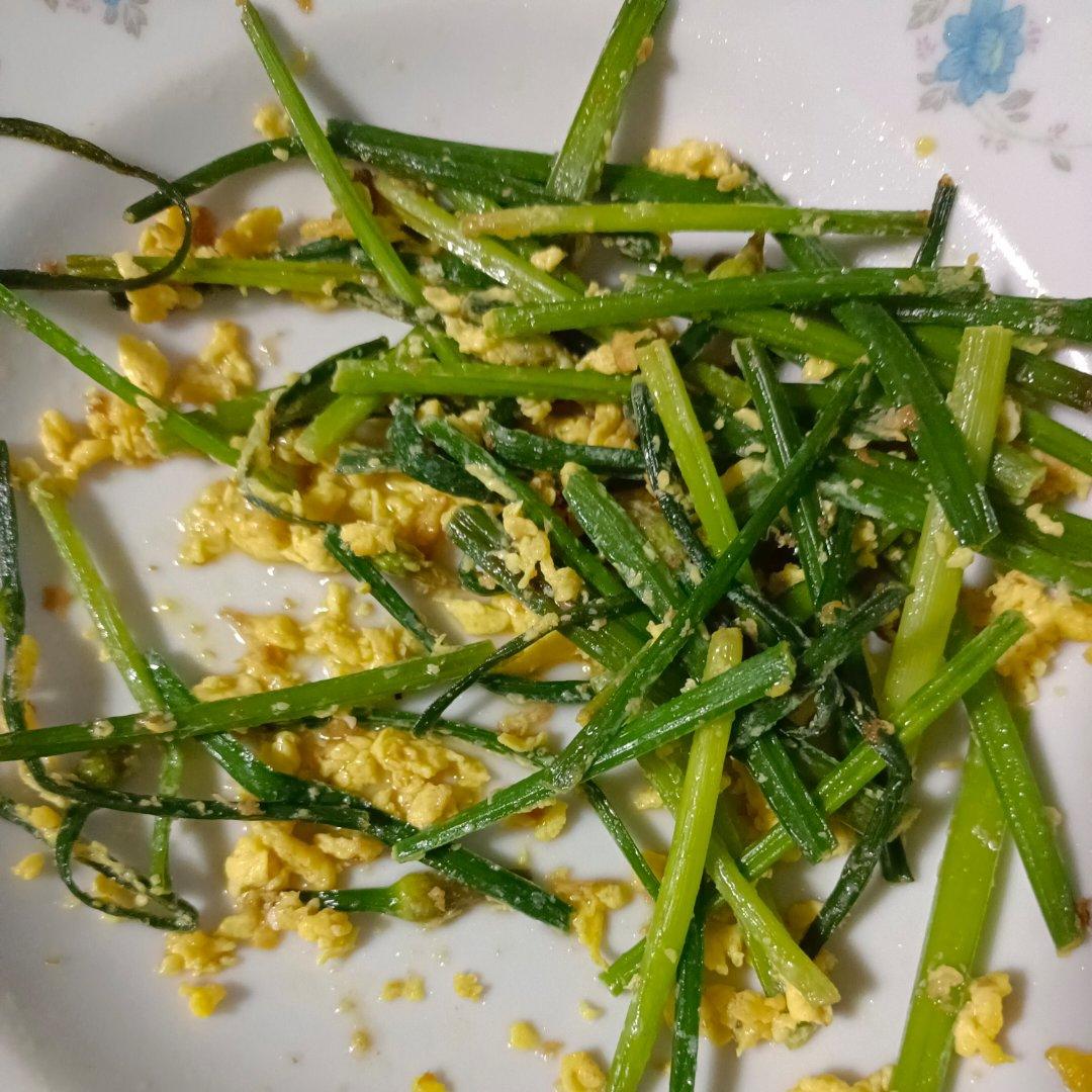 韭菜苔炒鸡蛋
