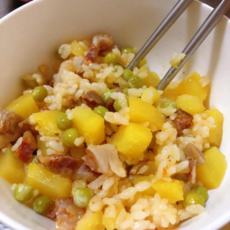 香肠土豆电饭煲闷饭懒人版