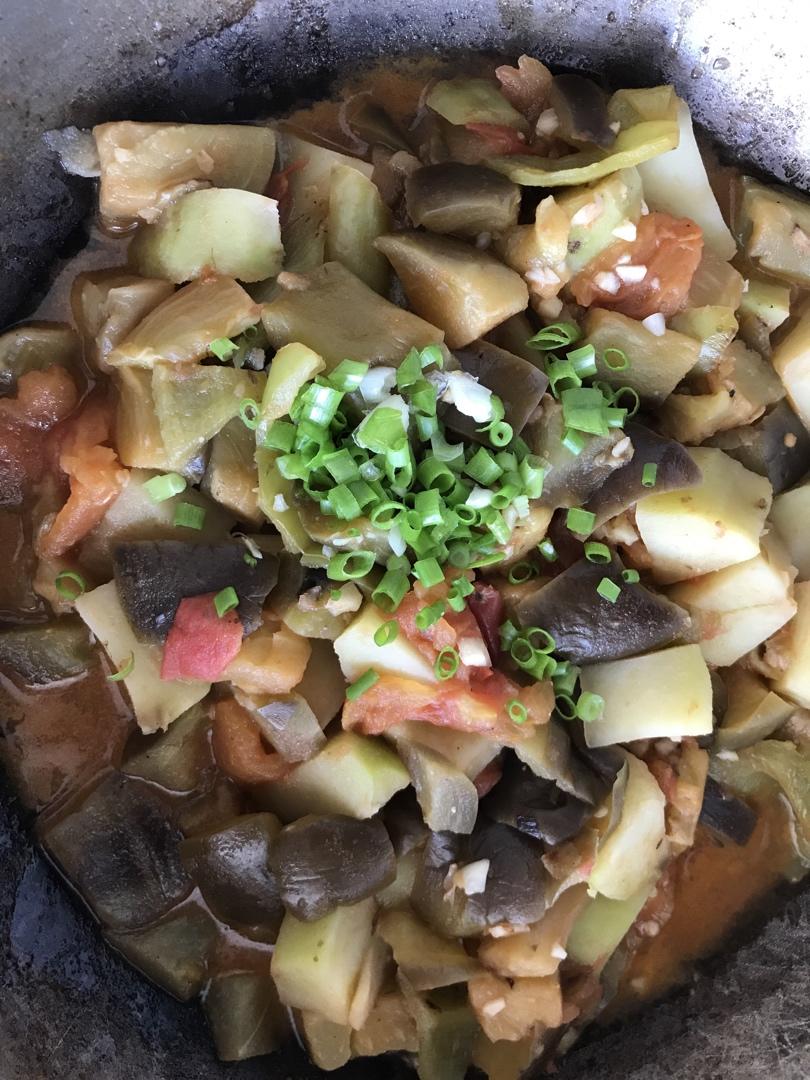 土豆熬茄子