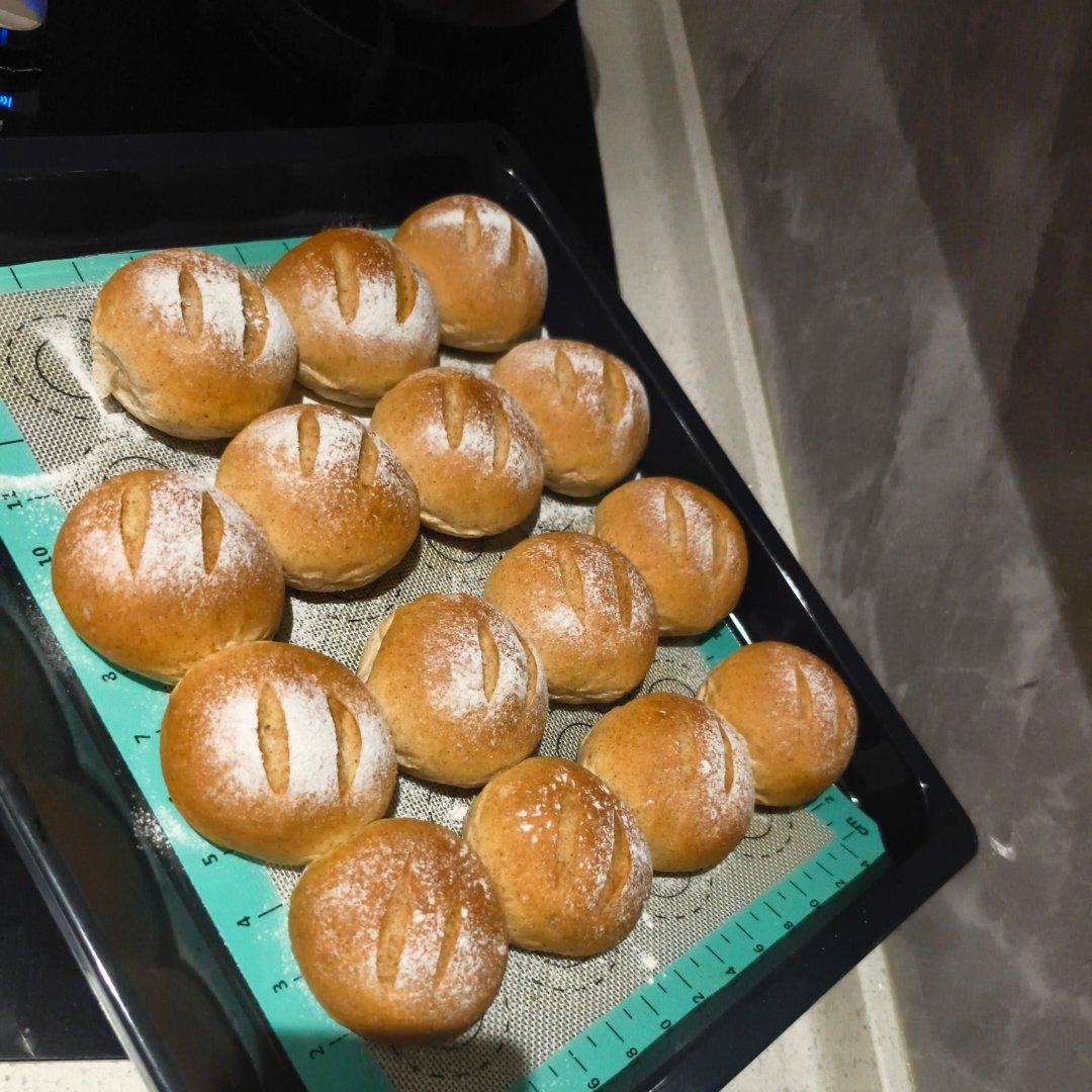 一次发酵，松软拉丝的牛奶小餐包