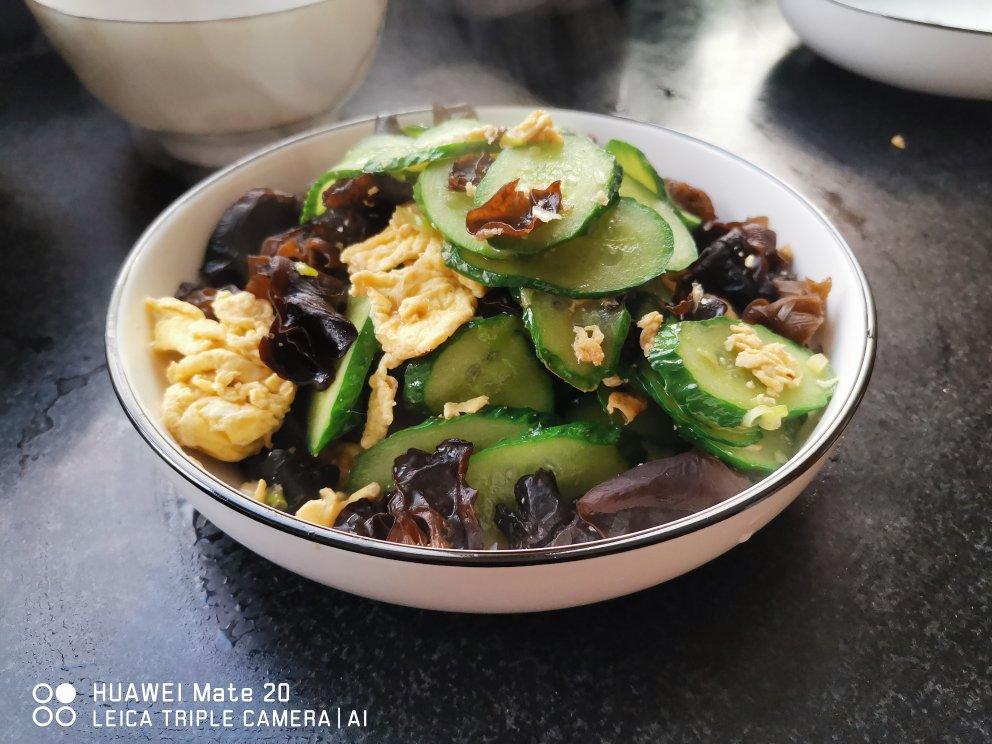 黄瓜木耳炒鸡蛋