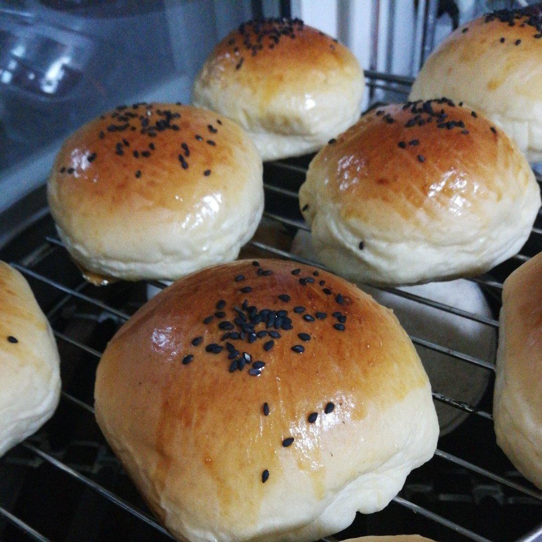 如棉花般松软的海苔肉松面包