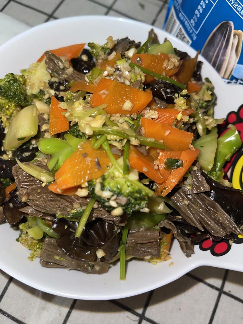 凉拌腐竹芹菜木耳红罗卜(凉菜)