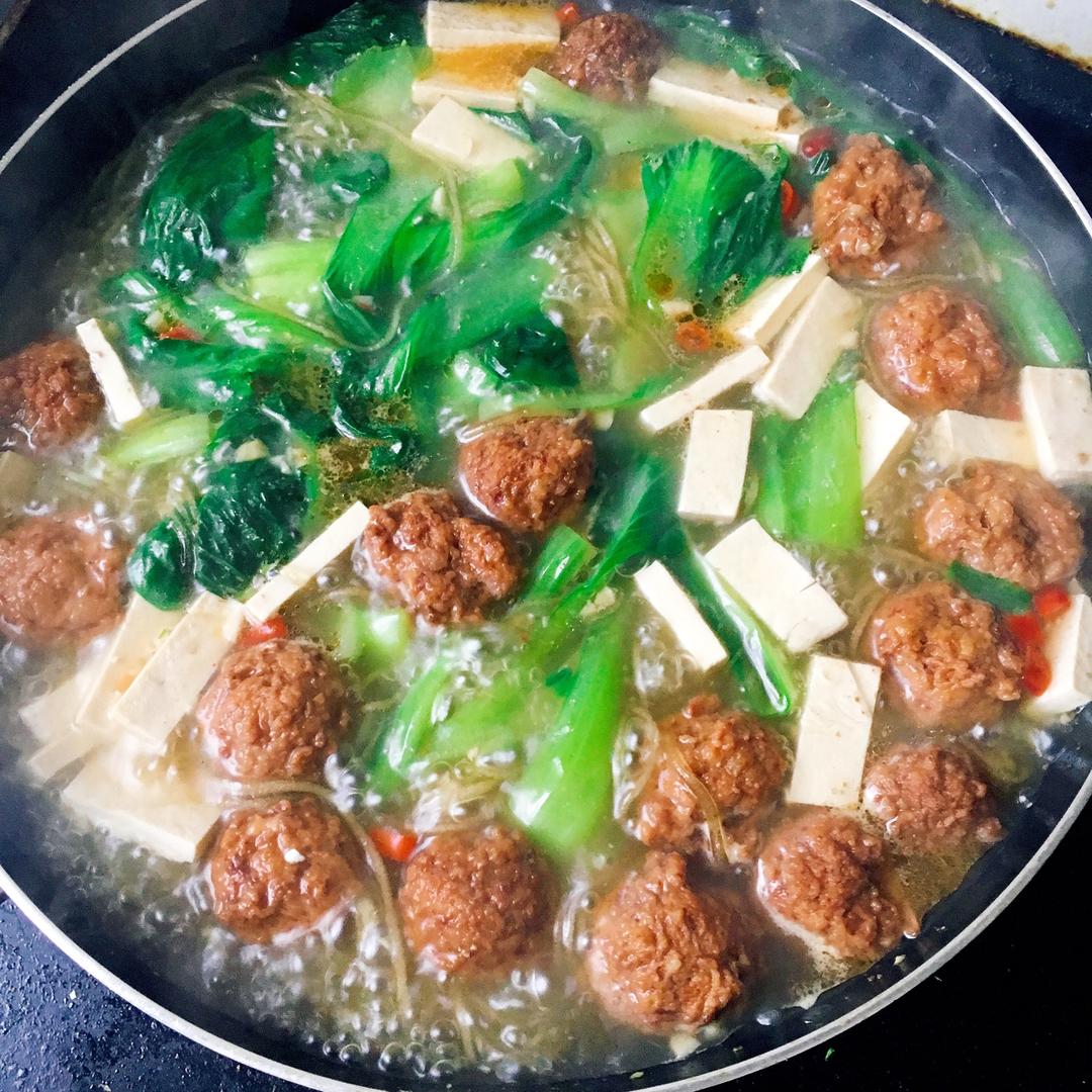马嘛呢-1做的小白菜丸子汤