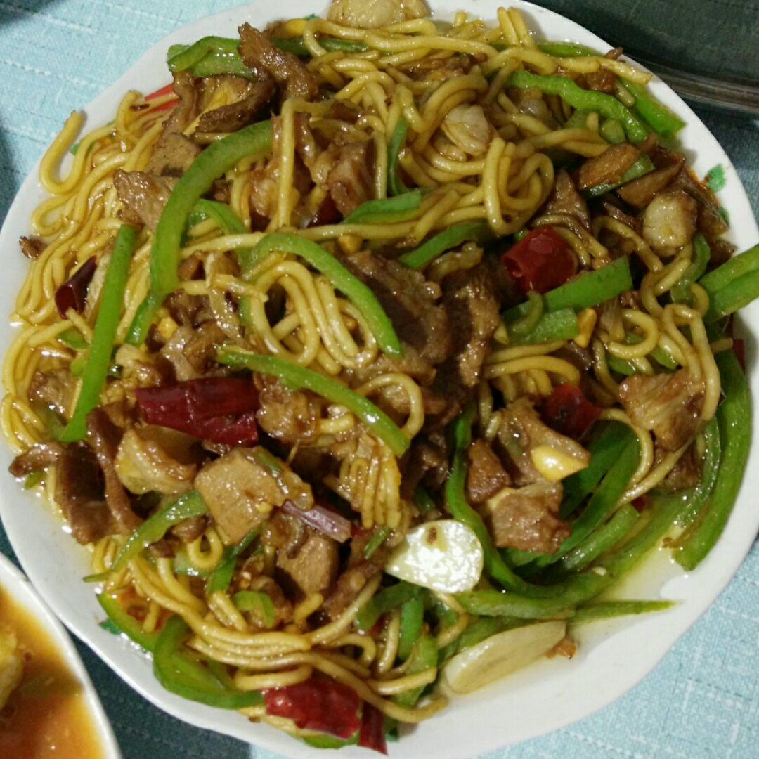 我是雅厨做的羊肉炒粉