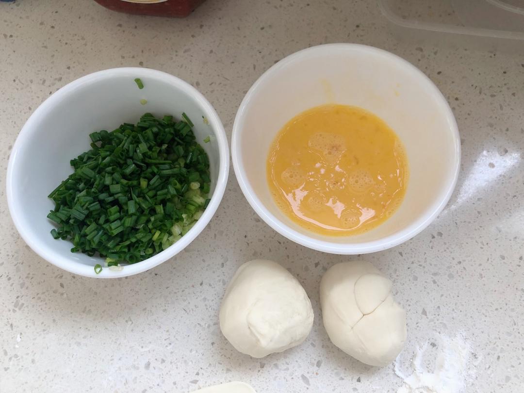 鸡蛋葱花千层饼