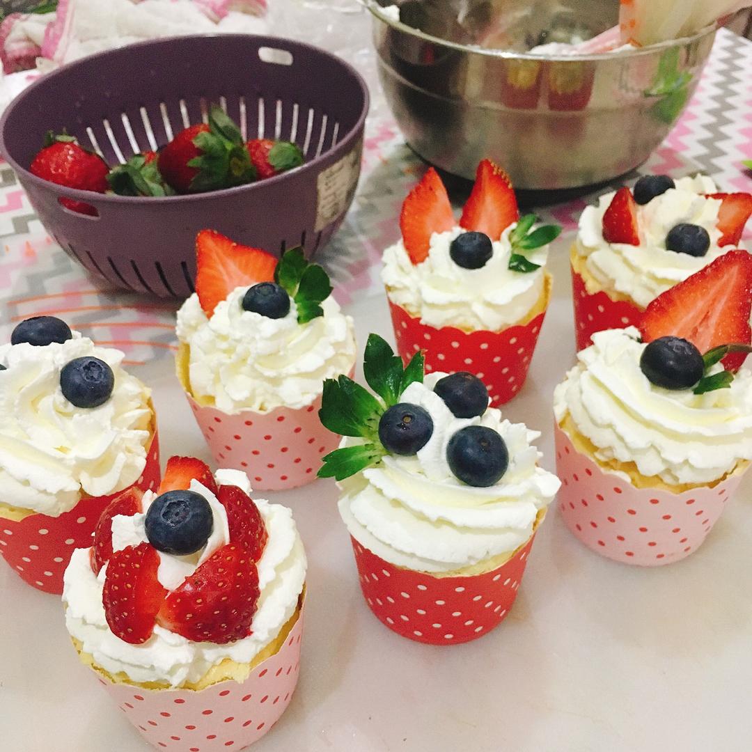 清新莓果奶油cupcake