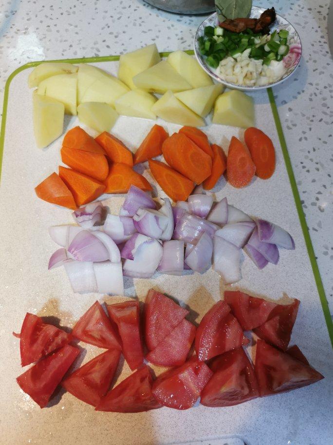 番茄土豆炖牛腩