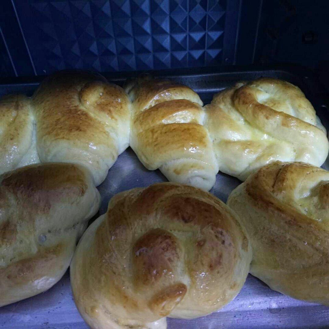 基础面包制作 Basic Bread (Loaf&Roll)