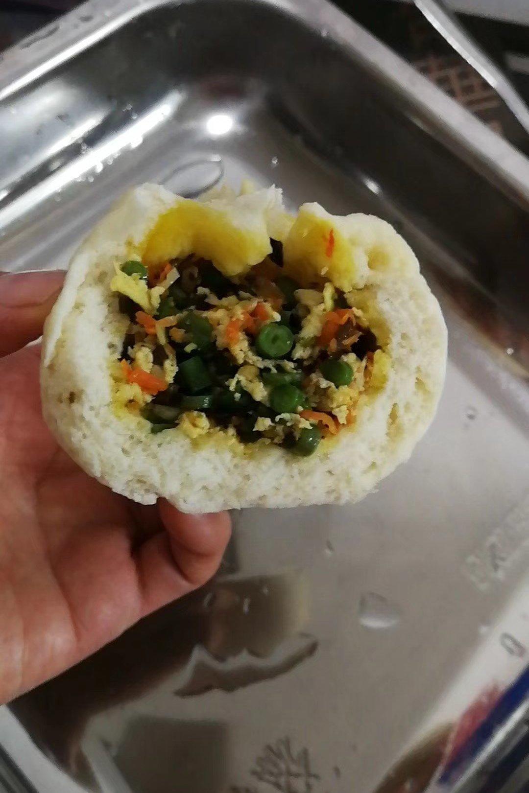 胡萝卜木耳鸡蛋素包子