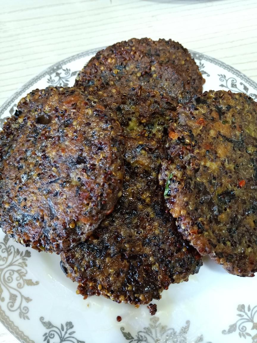 藜麦鸡肉饼的做法
