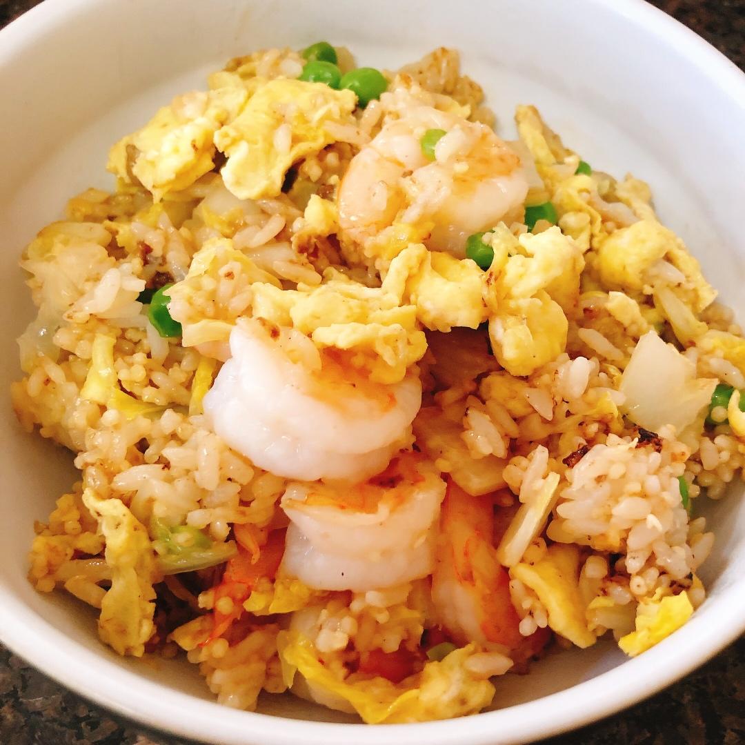 好吃到爆的虾油虾仁咸蛋炒饭