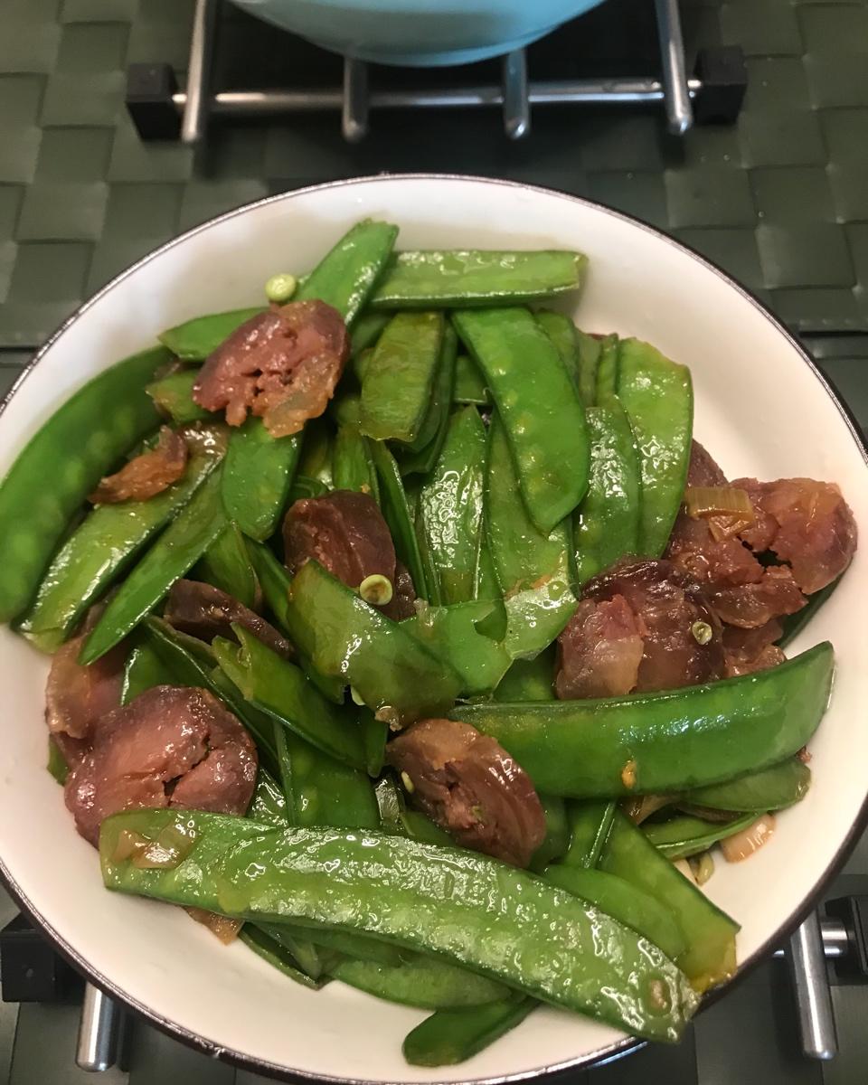 腊肠炒荷兰豆