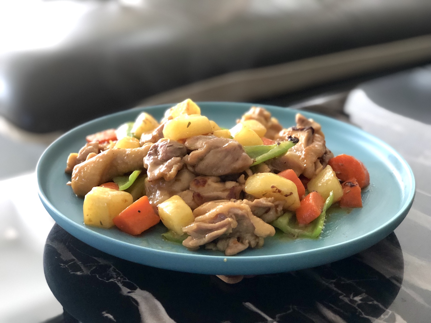 简单健康菜-土豆炒鸡腿肉