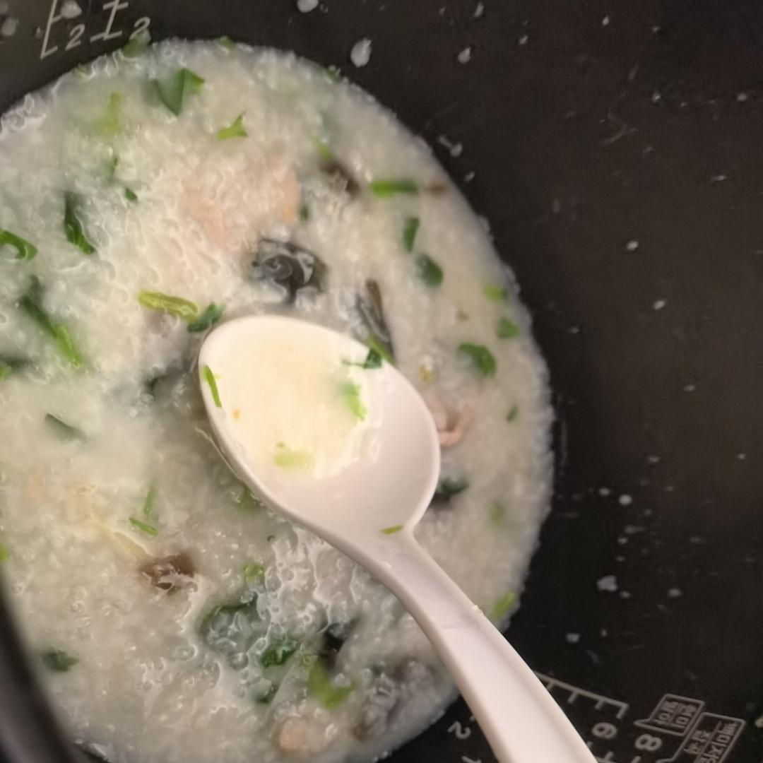 妈妈👩教我做的皮蛋瘦肉粥🥣简单快捷美味😋